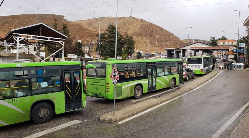بالصور: عودة 829 نازحا سوريا عبر المصنع والعبودية بالصور: عودة 829 نازحا سوريا عبر المصنع والعبودية