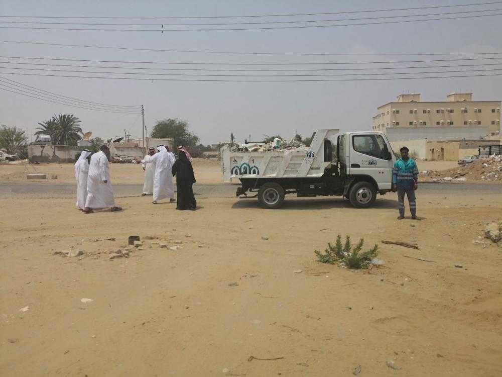بالصور: أول جولة لرئيسة بلدية في السعودية
