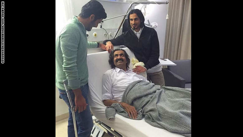 بالصور.. الشيخ حمد آل ثاني يعود إلى قطر 