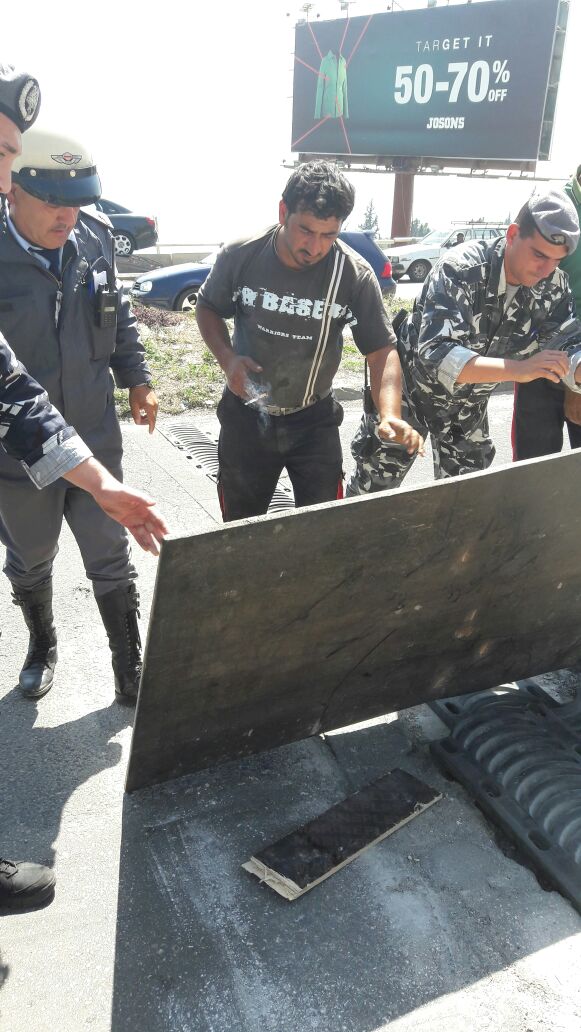 بالصور.. "الدرك" شمّر عن زنودوا عند الكازينو