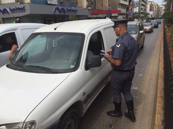 بالصور.. حاجز "غير شكل" للأمن الداخلي