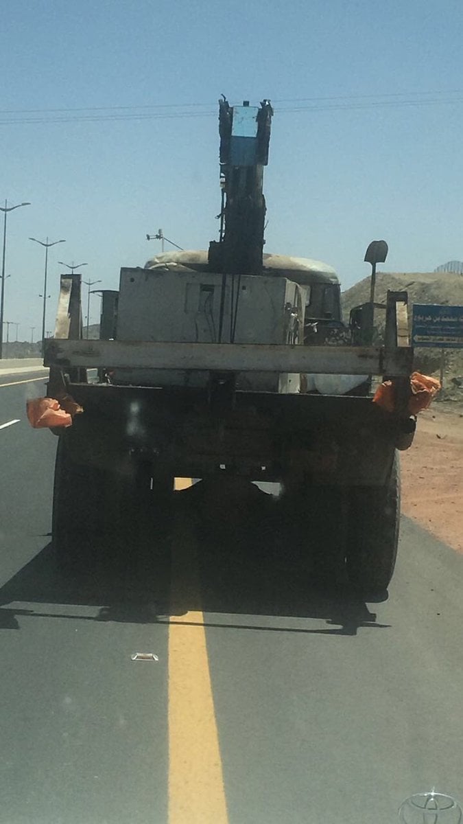 بالصور: سرقة صراف آلي بكل معداته وأمواله في السعودية 