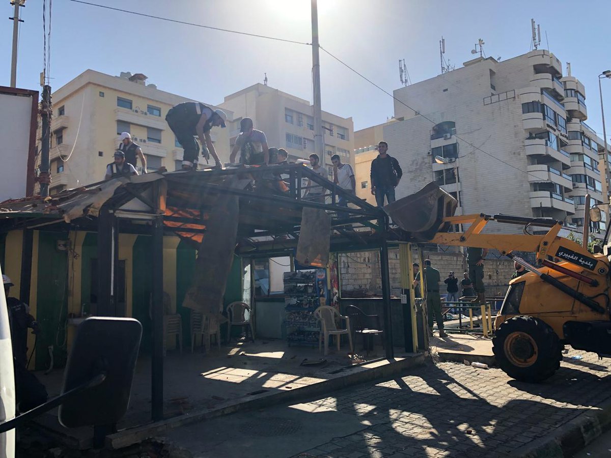 بالصور: قوى الأمن تزيل المخالفات تحت جسر السلطان ابراهيم بالصور: قوى الأمن تزيل المخالفات تحت جسر السلطان ابراهيم