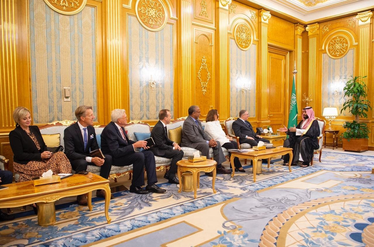 بن سلمان يلتقي رئيس وفد القيادات المسيحية الإنجيلية 