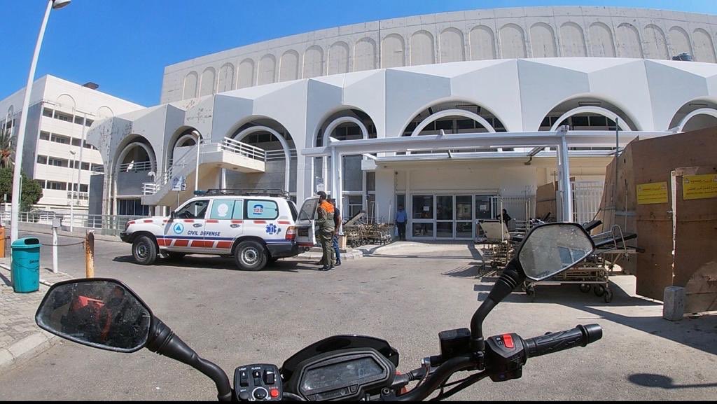 بالصور: سقوط طفل على صخور شاطئ الروشة