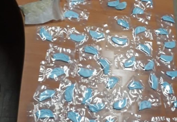بالصور: يروجان المخدرات... وإستخبارات الجيش في المرصاد 