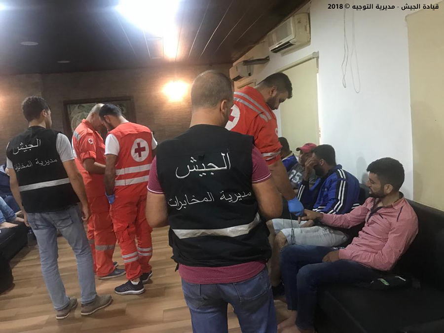 بالصور: الجيش يعترض زورق يهرب سوريين الى قبرص  
