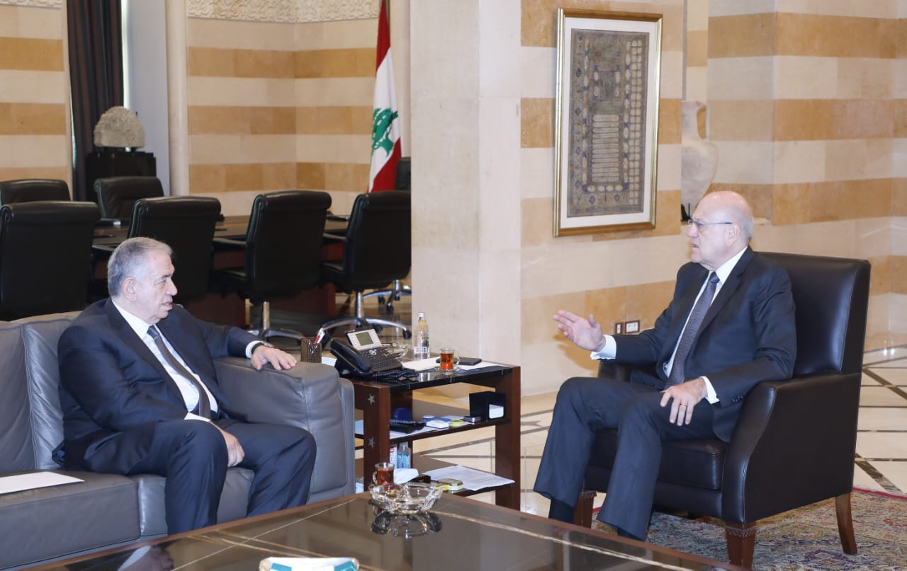 ميقاتي التقى وفداً من الاعتدال الوطني: نأمل أن يؤدي الاستشعار بالخطر الى انتخاب رئيس ميقاتي التقى وفداً من الاعتدال الوطني: نأمل أن يؤدي الاستشعار بالخطر الى انتخاب رئيس