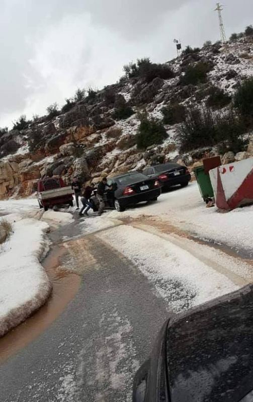 بالصور والفيديو: جبال لبنان تتزيّن بالابيض