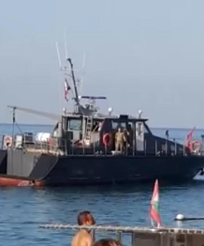 بالصور: مار شربل في قعر البحر مقابل شاطئ الزوق