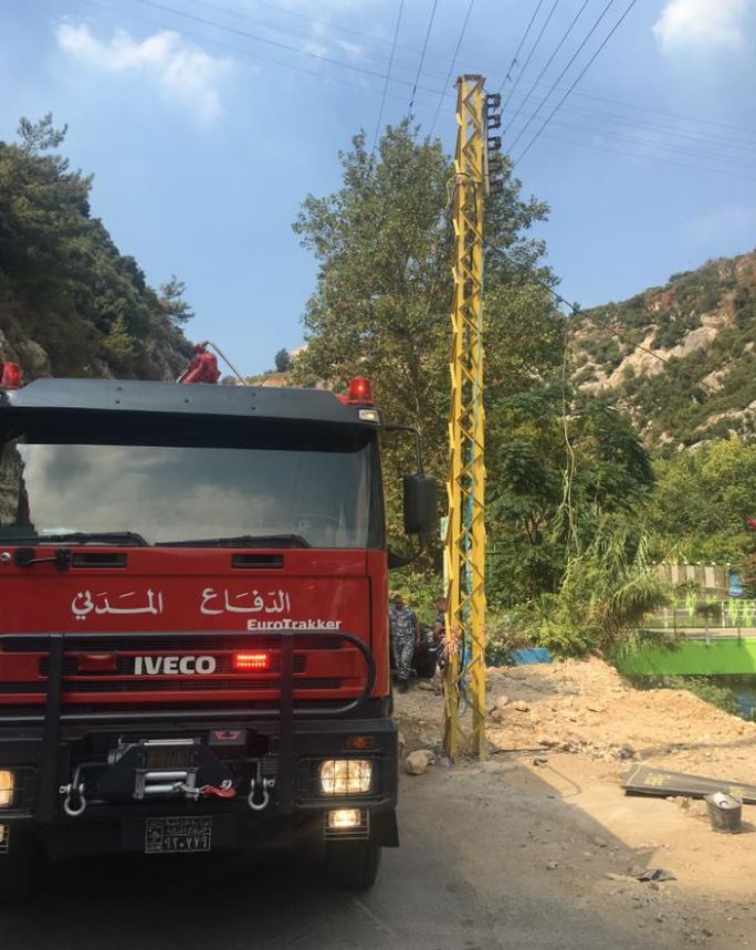 بالصور: قتيل جراء صعقة كهربائية في نهر الكلب