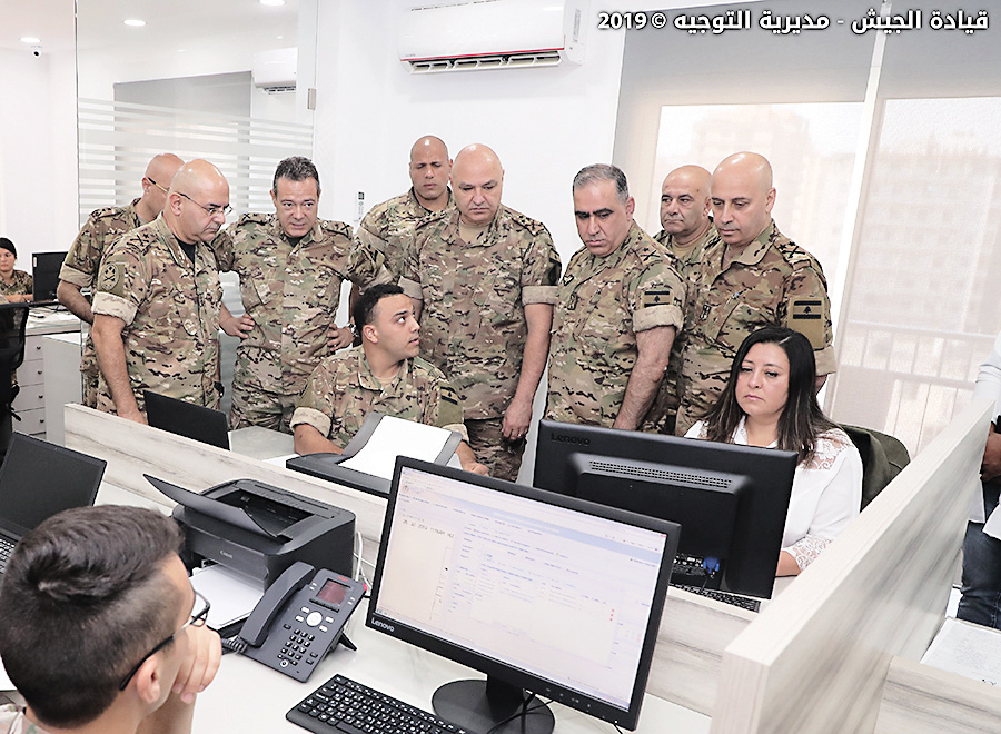 قائد الجيش: المسّ بصحة العسكريين وعائلاتهم غير مسموح قائد الجيش: المسّ بصحة العسكريين وعائلاتهم غير مسموح