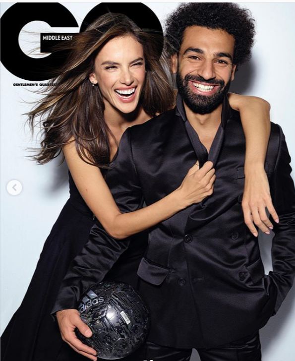 صور لمحمد صلاح مع حسناء تفاجئ متابعيه 