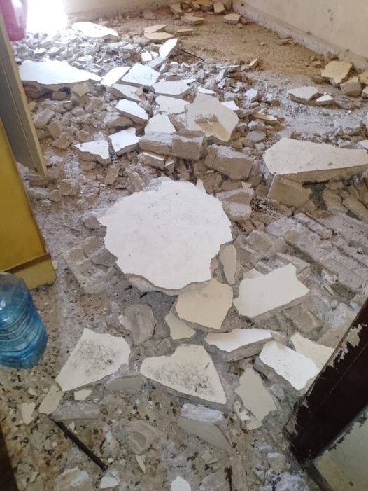 تداعيات الهزّة مستمرة... سقف منزل ينهار على رؤوس قاطنيه! (صورة)